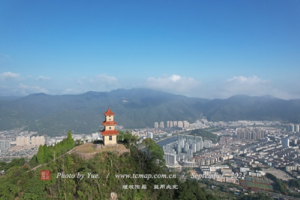 丹峰（章家山）