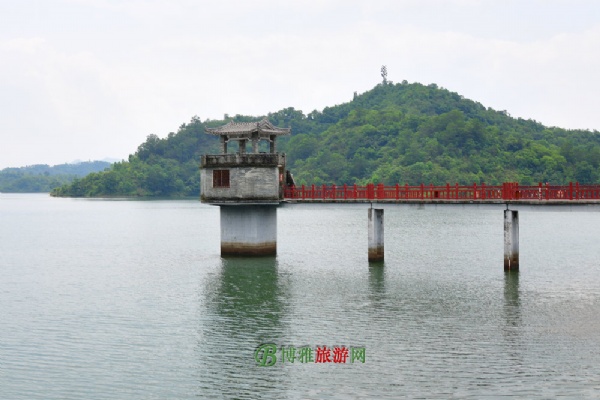 红花湖景区