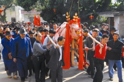 山重赛大猪祈丰年