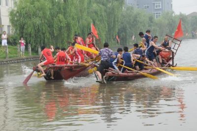 吴江芦墟摇快船民间竞技活动