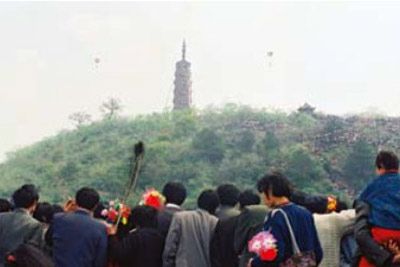 含山轧蚕花庙会